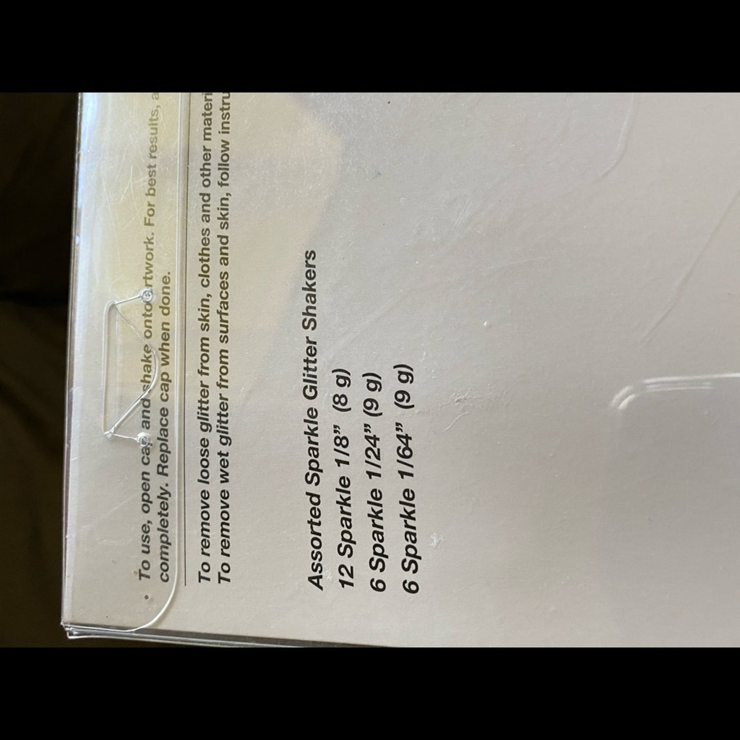 Details on package of glitter shakers
