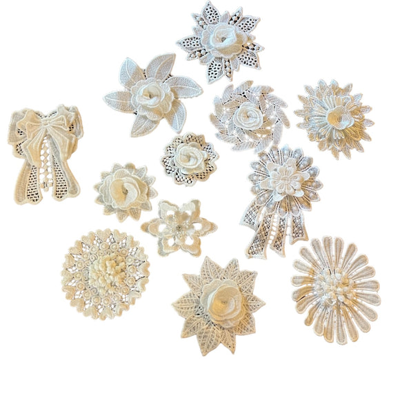 12 White applique and flowers