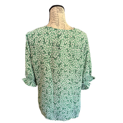Well Worn Green White Floral V Neck Shirt NWT Size XL