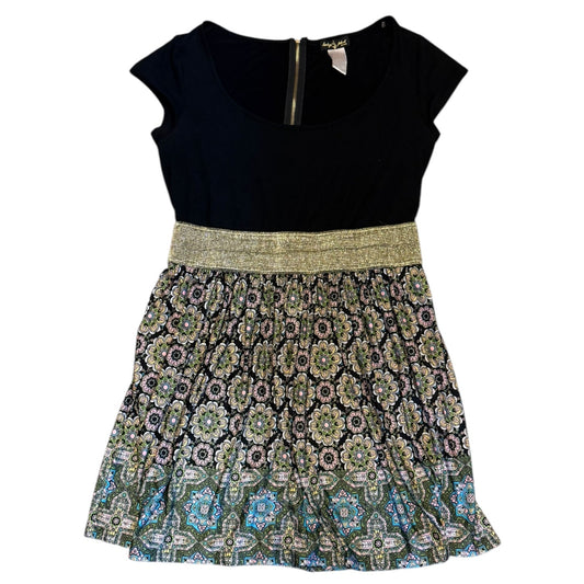 Front of dress laying flat