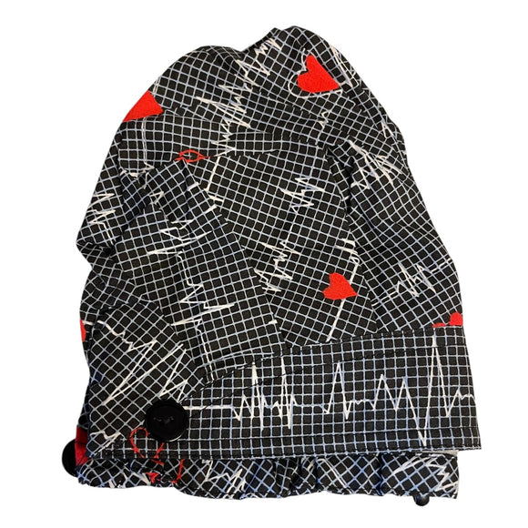 Front of black heartbeat hat