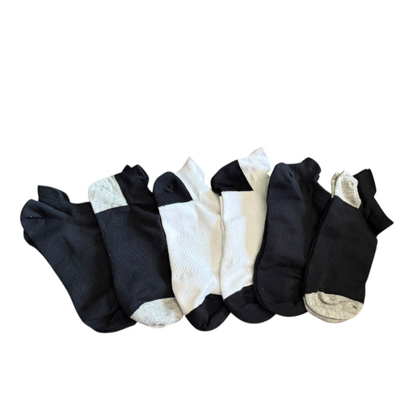 6 pairs of black and white socks