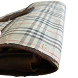 Edging of Burberry portfolio clutch