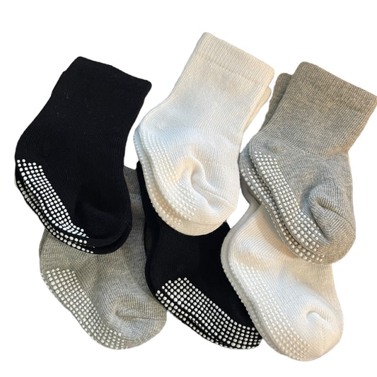 6 pairs of baby socks