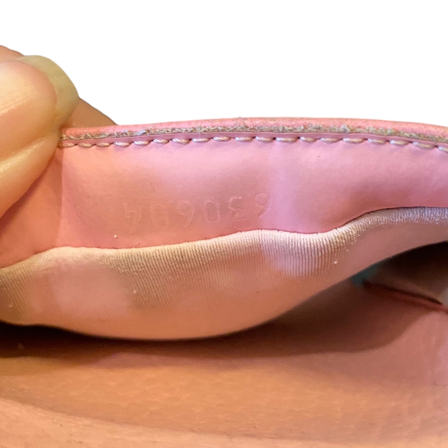 Serial number on Gucci slides