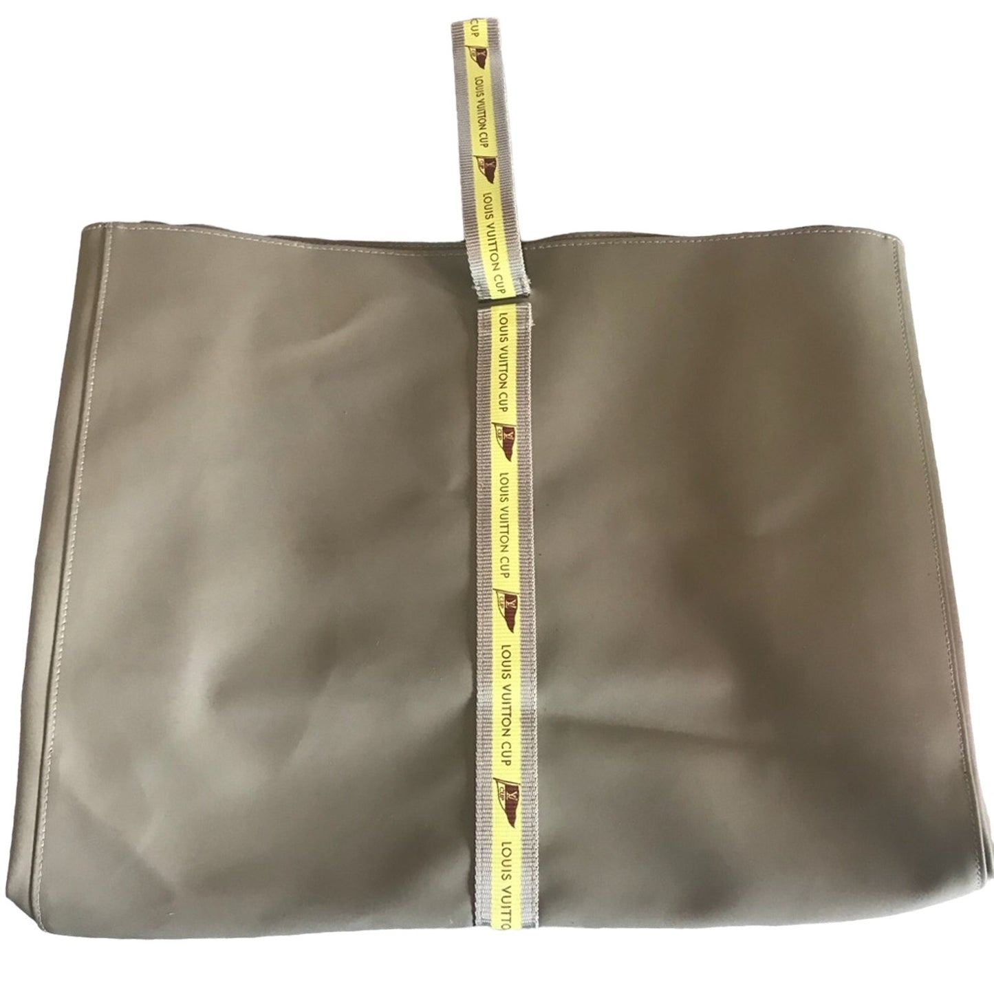 Front of purse laying flat