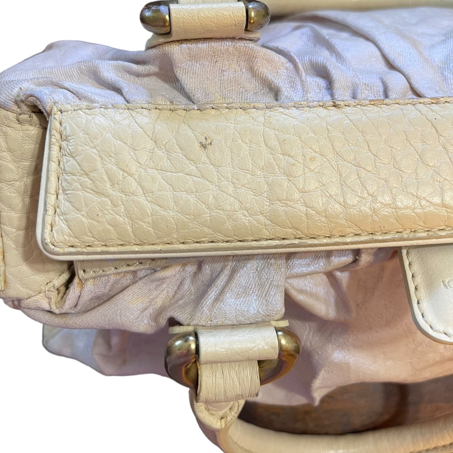 Mark of the top of purse