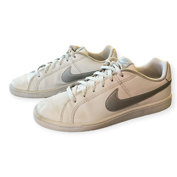 Front side of shoes 1