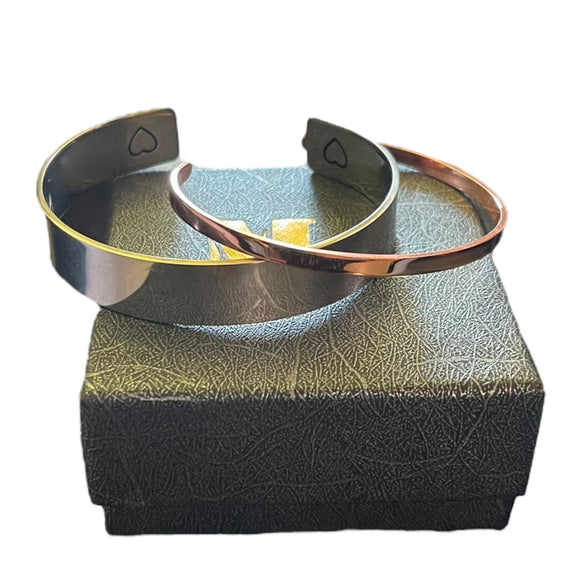 Set of 2 cuff bracelets