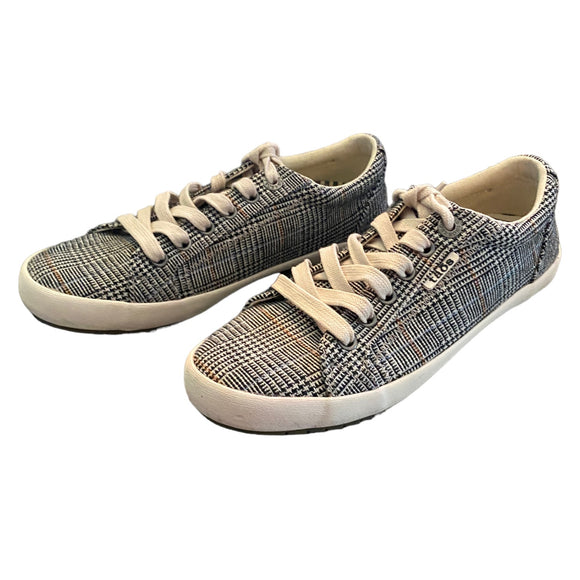 Front side of shoes 1
